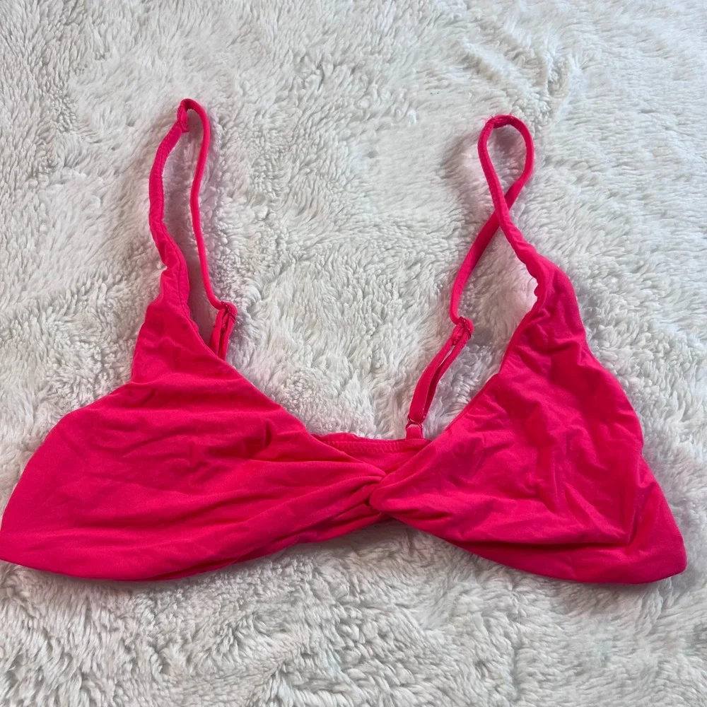 SKIMS Twist Front Bikini Top Hot Pink‎ Neon Adjustable Straps Size M RN158973